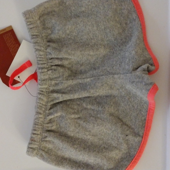 Shorts - Picture 2 of 3